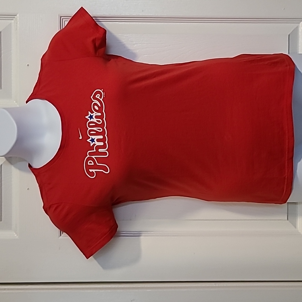 Nike, Philadelphia Phillies, short sleeve tee. Slim fit Size M.